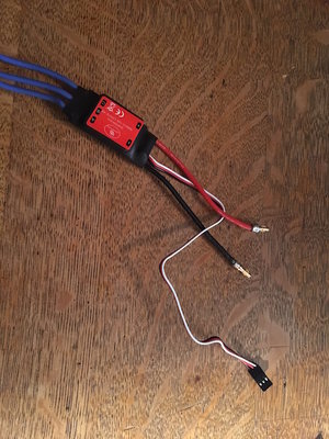 triple wire (black,red,white) on ESC
